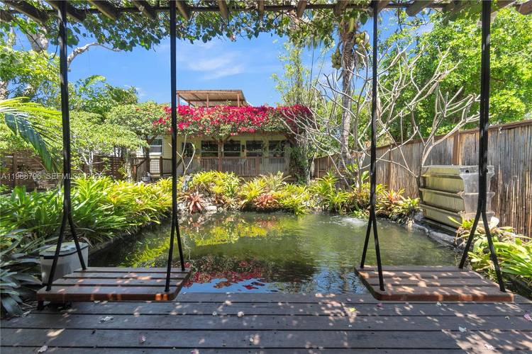 A tropical key west style oasis in the heart of east Hollywood !