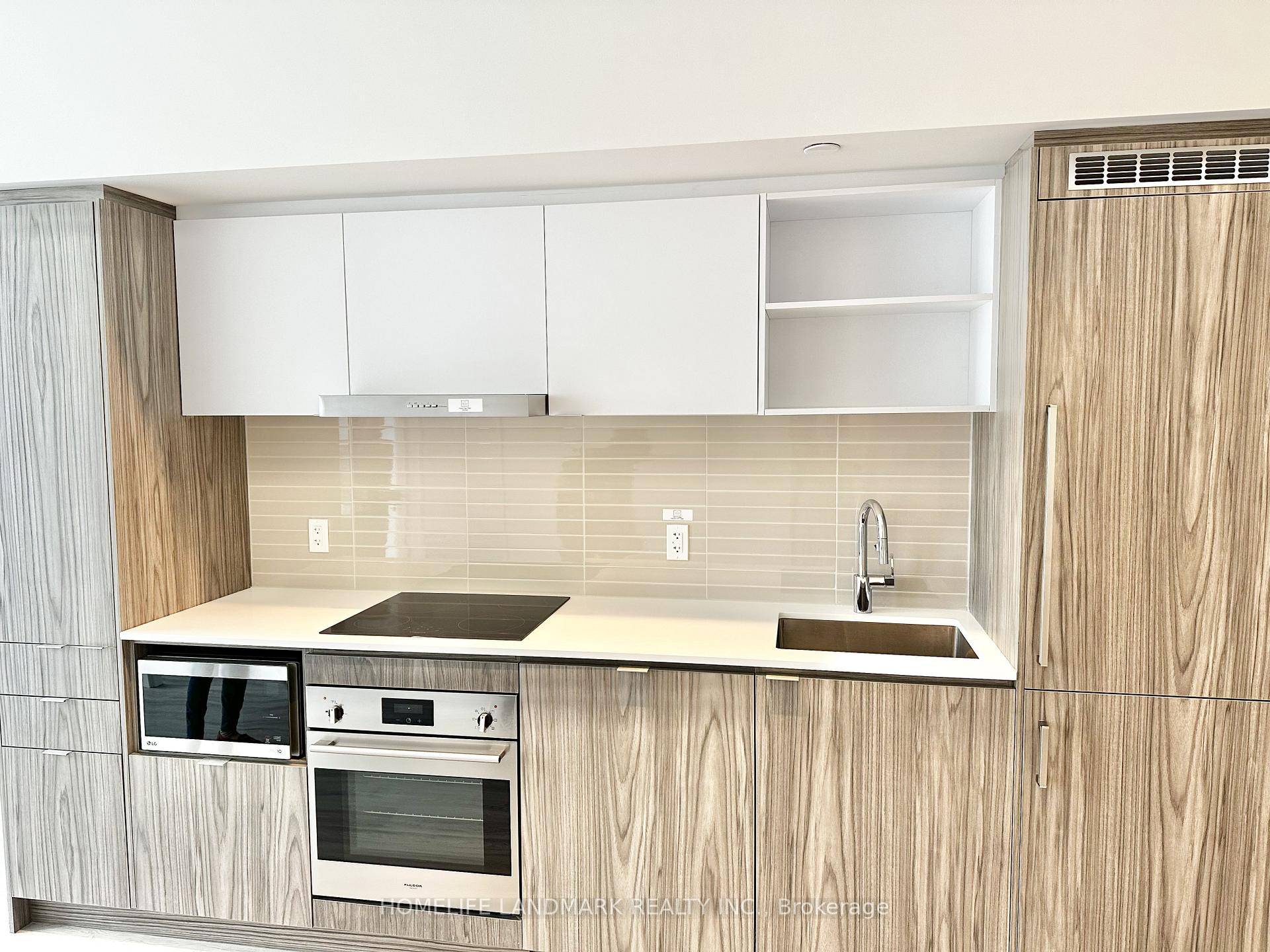 Luxury Sugar Wharf Condo at Waterfront DT.