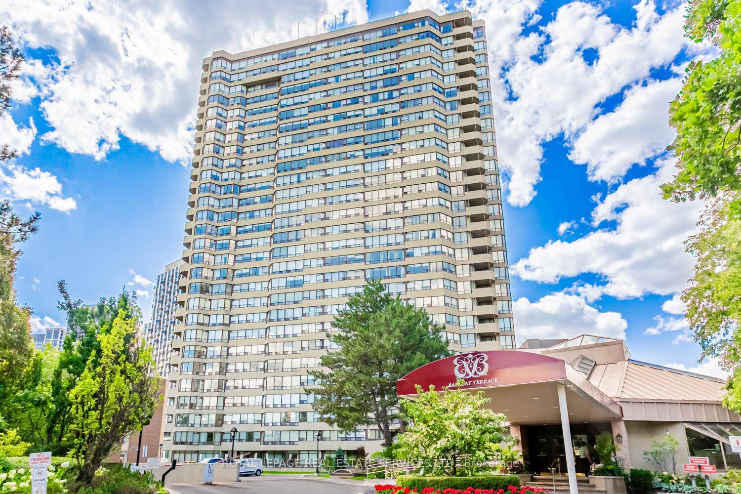Welcome to Barclay Terrace an exceptional and friendly condominium community !