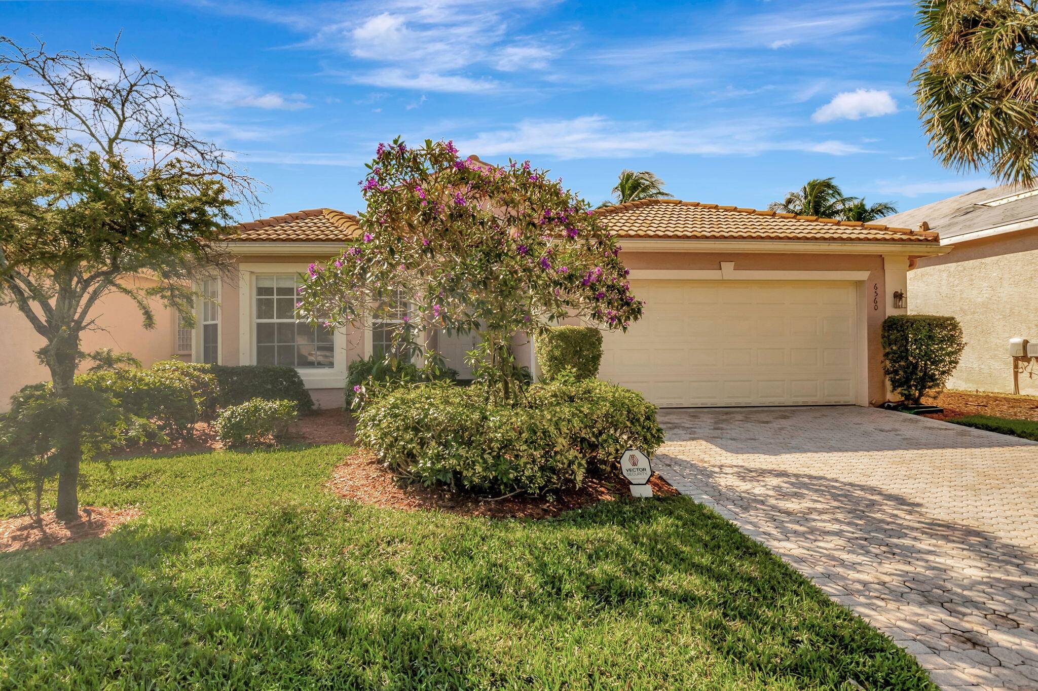 WONDERFUL OPPORTUNITY TO LIVE THE VALENCIA PALMS LIFESTYLE.