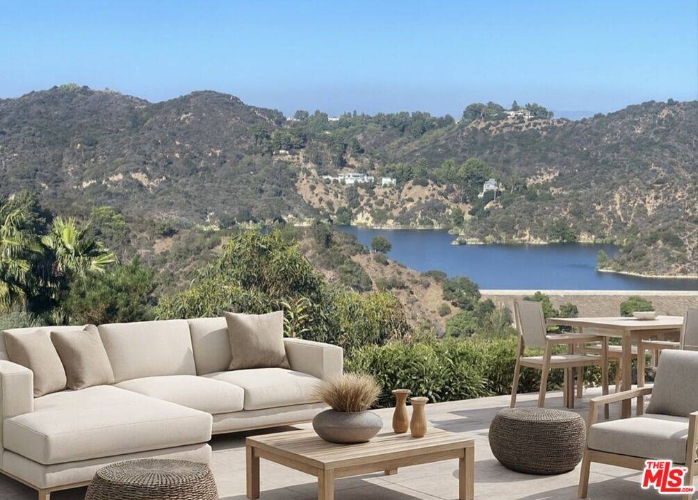 1743   Stone Canyon Rd 4BR Bel Air La