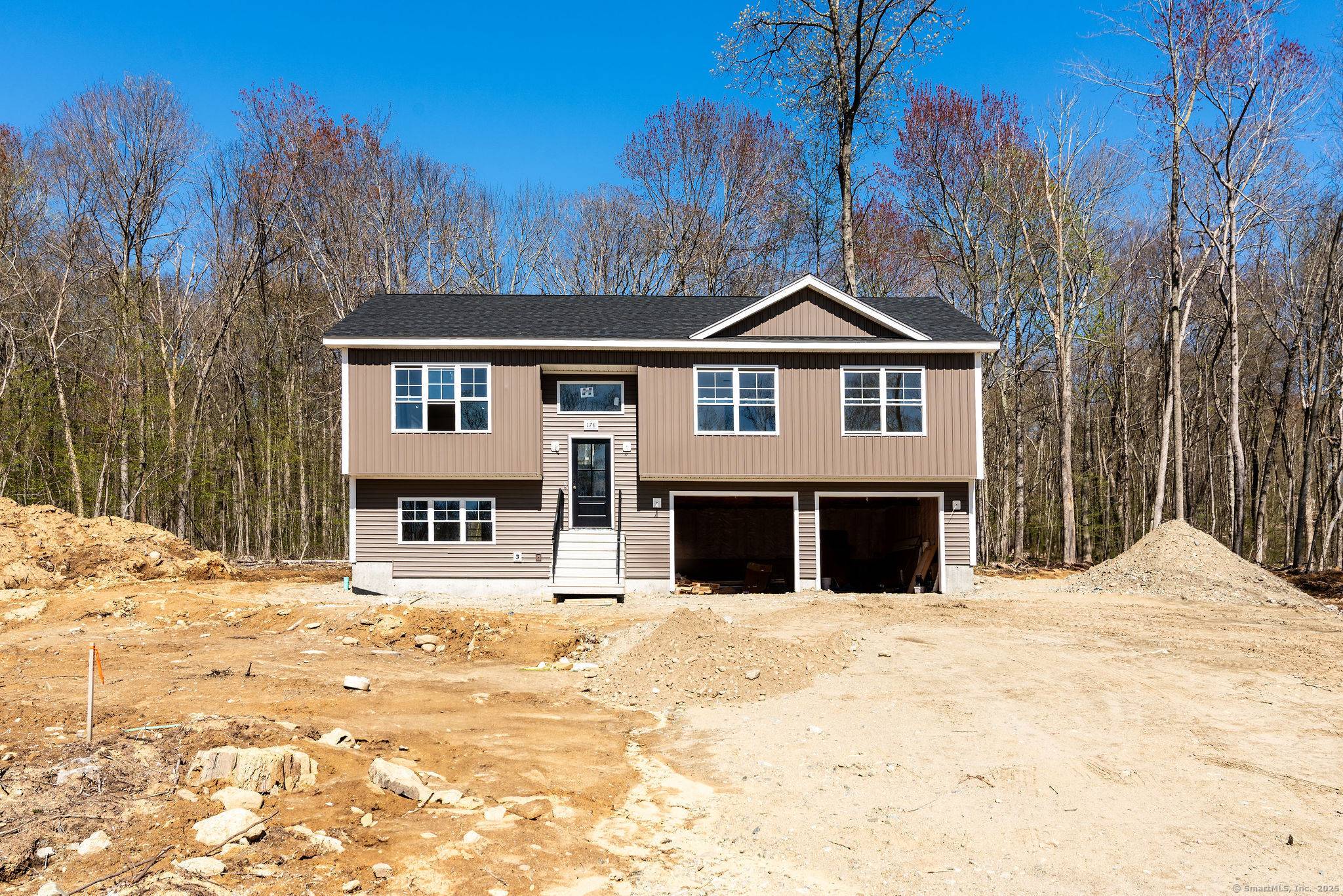 Brand new raised ranch in Brooklyn is complete, and ready for occupancy !