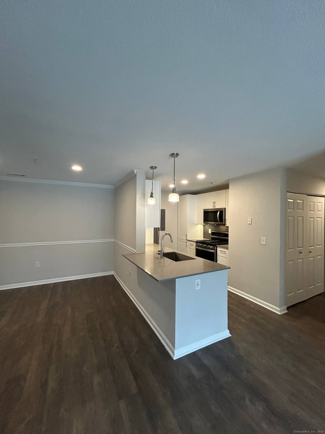 Understated elegance, modern conveniences and a peaceful, wooded location come together to create a community that feels like a tranquil retreat in the heart of Darien, Connecticut.