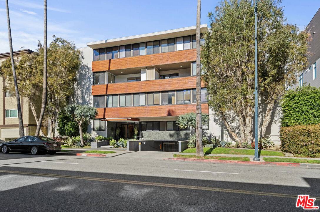 262 N Crescent Dr 2BR Beverly Hills Post Office | B.H.P.O. La