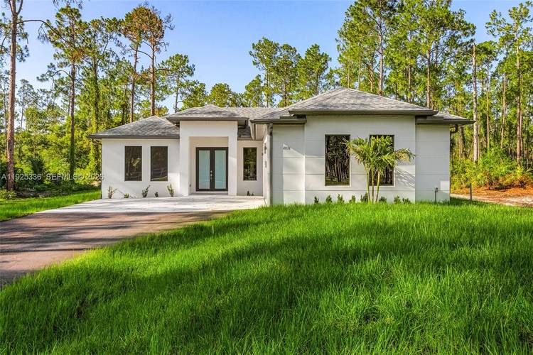 PRICED TO SELL ! Move in Ready !