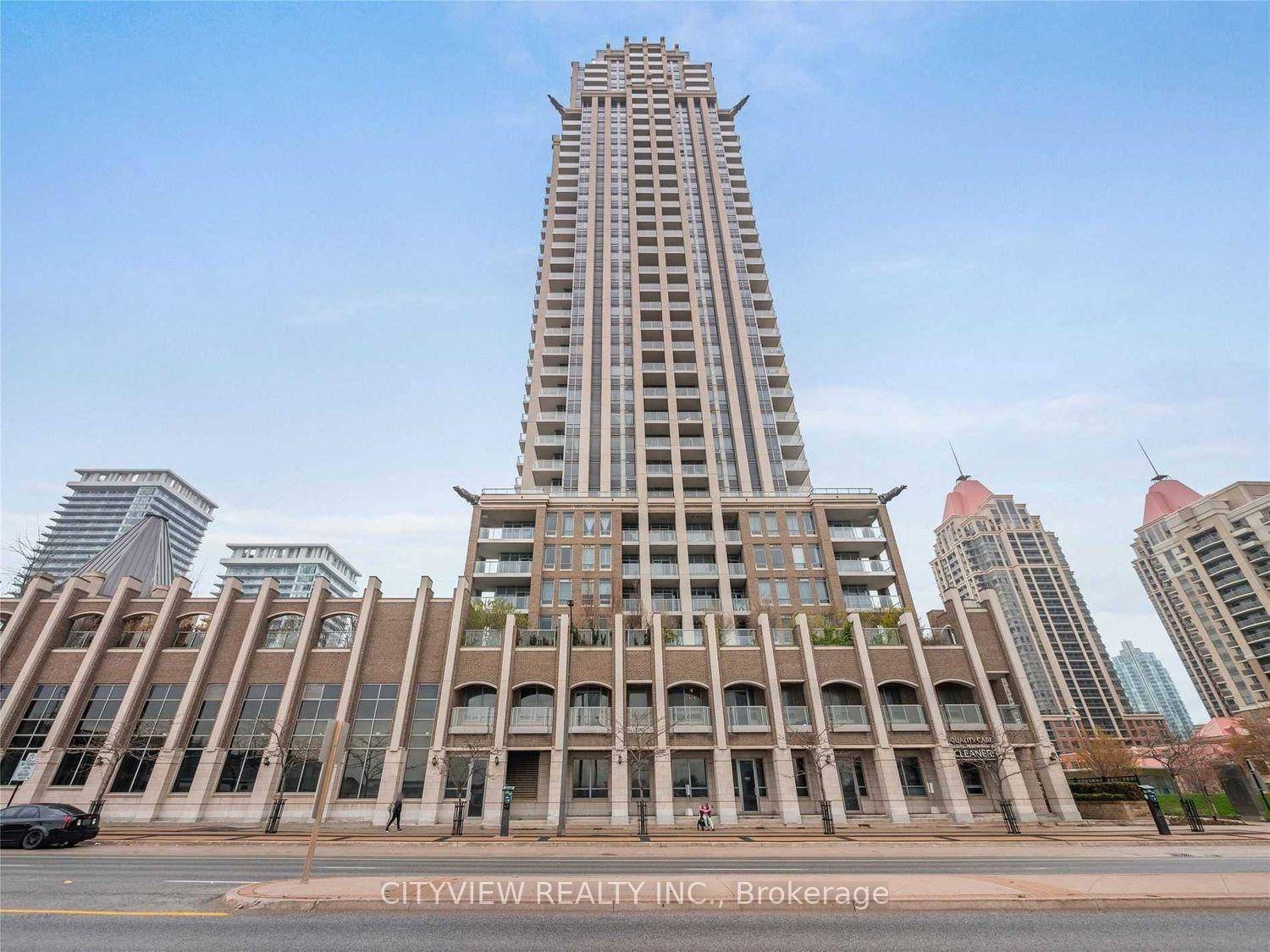 Newly upgraded Condo in the heart of mississauga !