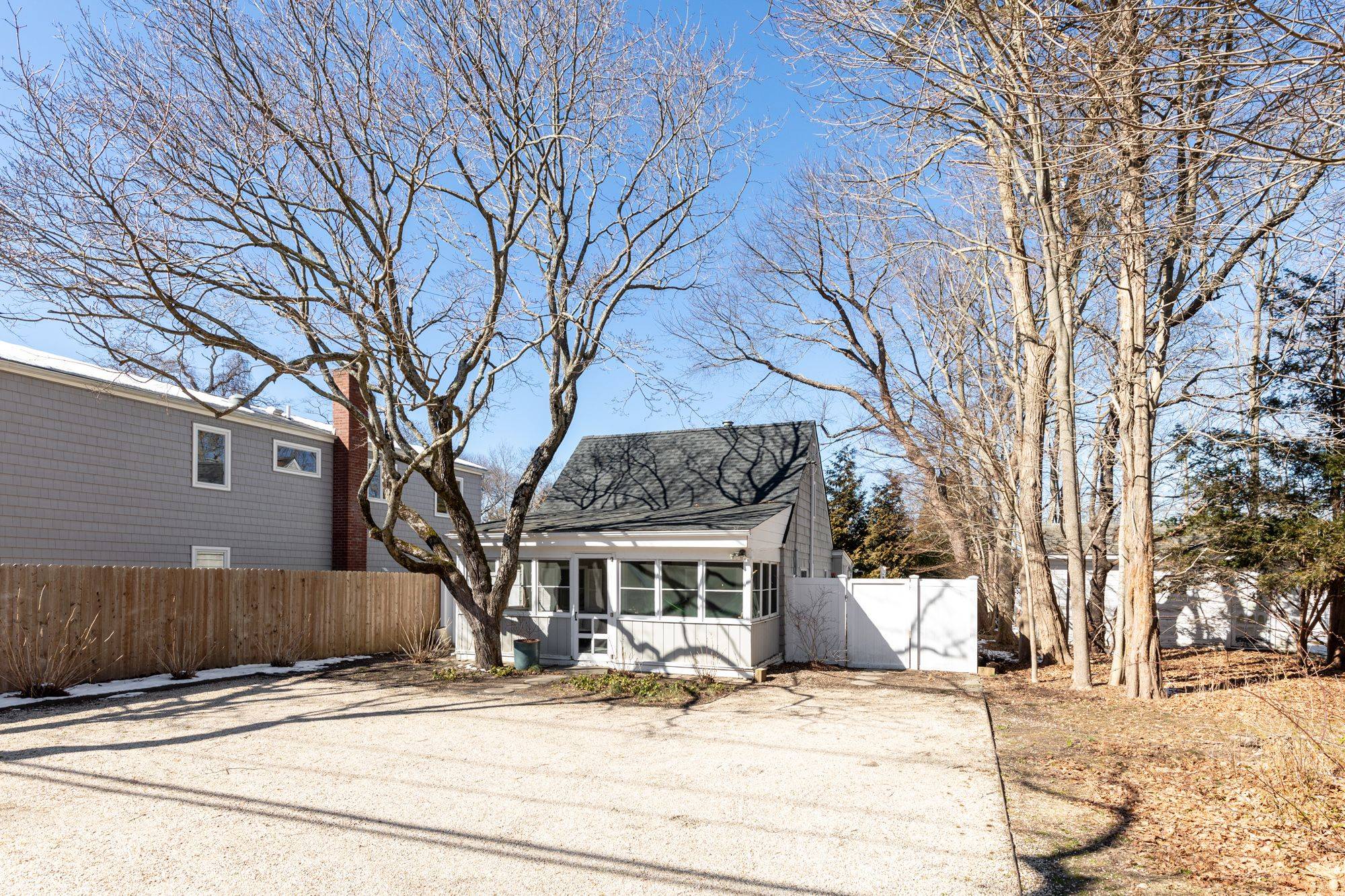 Turn Key, Charming Southampton Cottage!