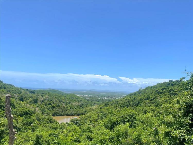 Presenting an extraordinary 100 acre development opportunity in Ceiba, one of Puerto Rico s fastest growing and most strategically positioned regions on the island s sought after eastern coast.