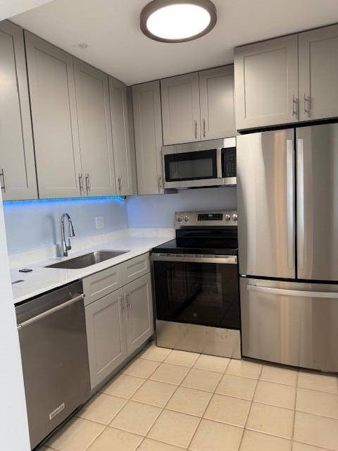Your dream kitchen and bathroom are here in this first ground floor 1 1 unit in Murry Hills building 4.