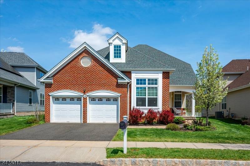 Located in the desirable Gateway at Royce Brook Adult Community.