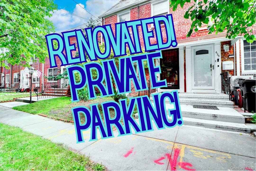 ENJOY A PRIVATE DRIVEWAY !