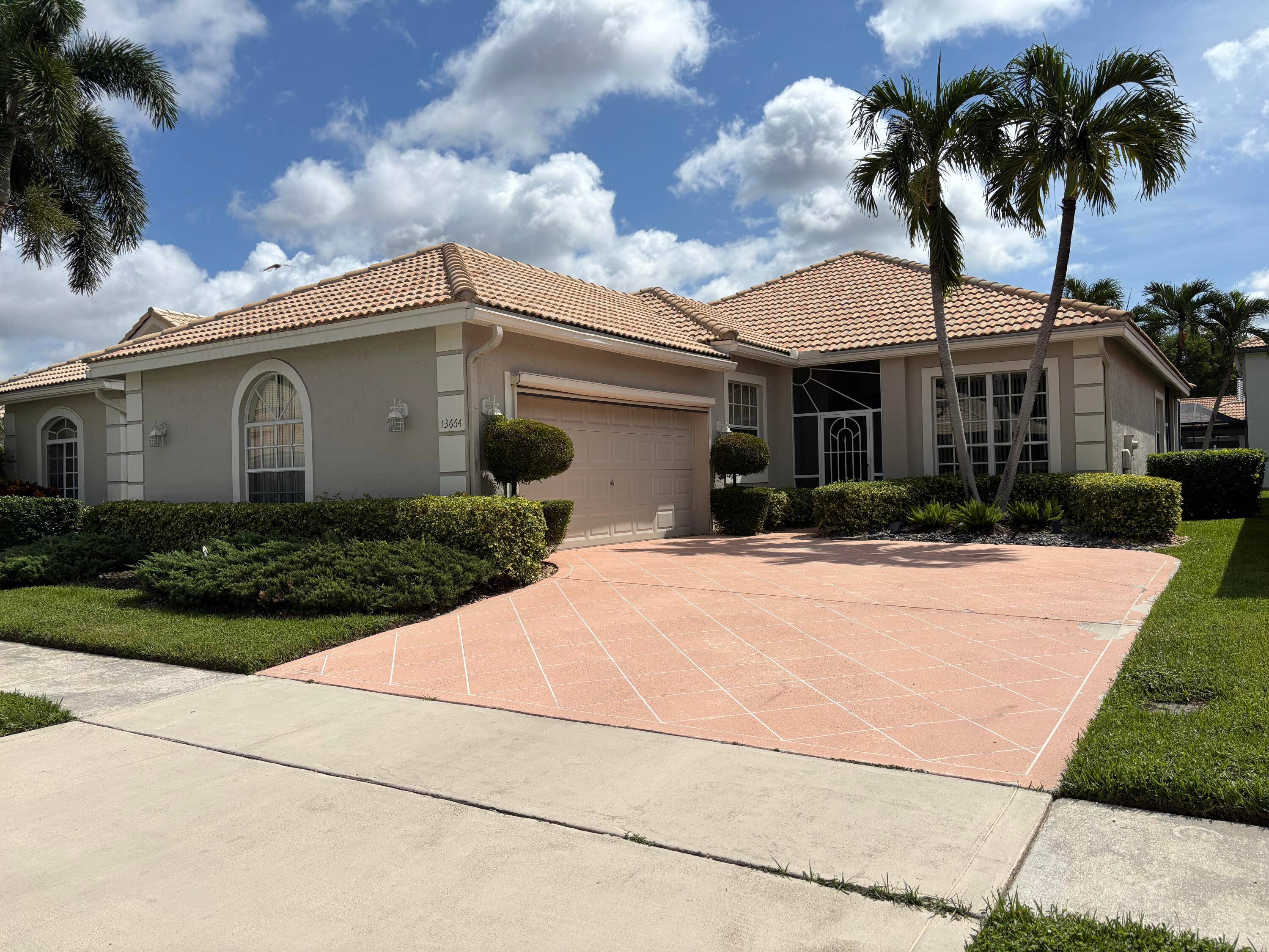 WELCOME Living in the prestigious, gated resort community of Polo Trace.