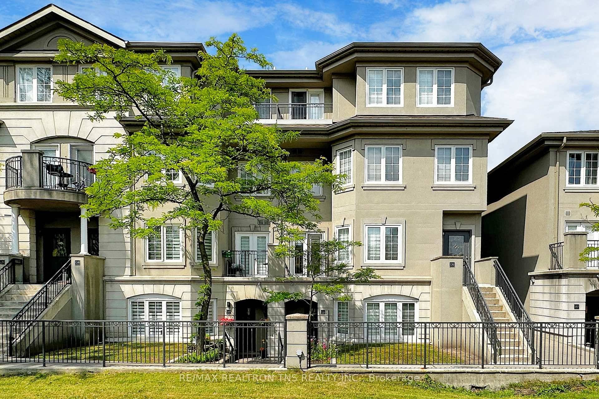 Beautiful and well maintained 2 storey townhome offering over 1, 300 sq.