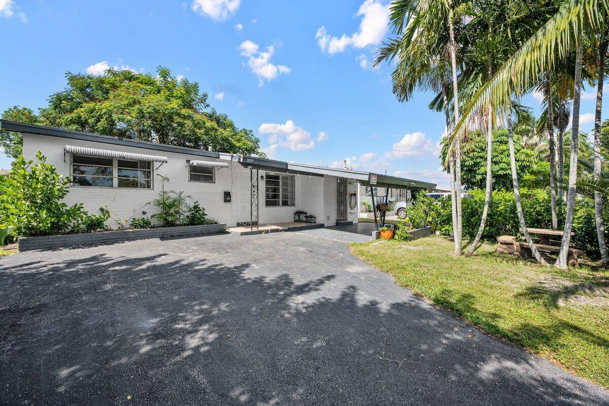 Fantastic 3 bedroom, 2 bath home featuring a bright, open layout and an updated kitchen with ample storage.