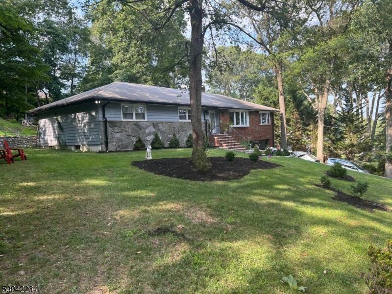 Surrey Pl Hawthorne Boro New Jersey Single-Family