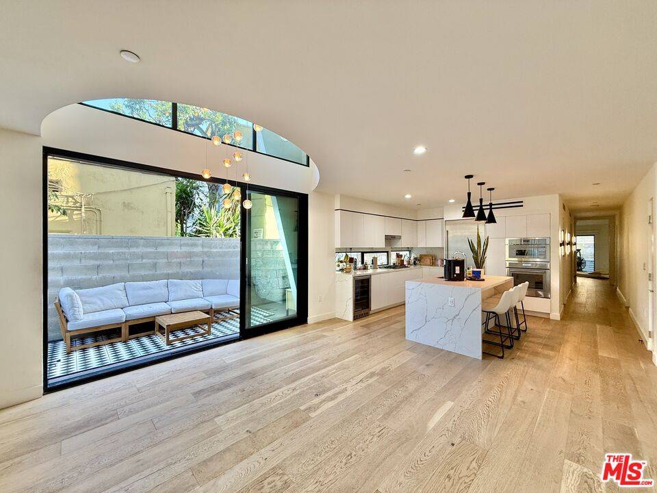 1533 N Vista St 3BR Hollywood Hills East La