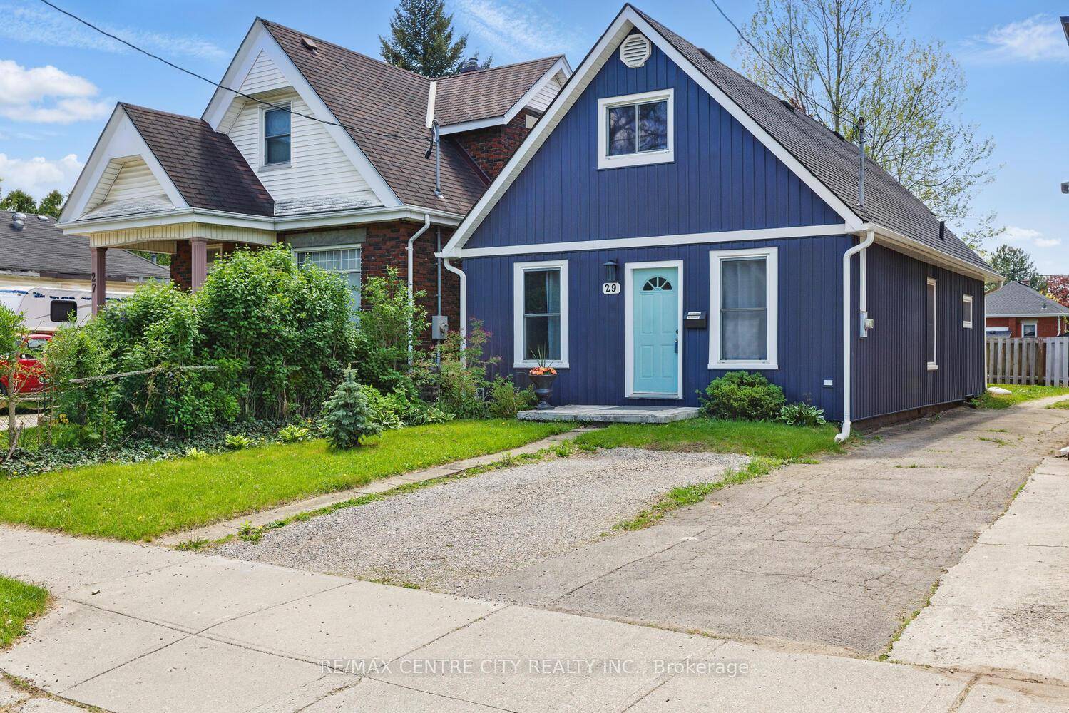 Exceptional Floor Plan and layout on this renovated amp ; beautiful 1 1 2 storey with 2 full baths above grade on a huge 165' lot with both private front ...