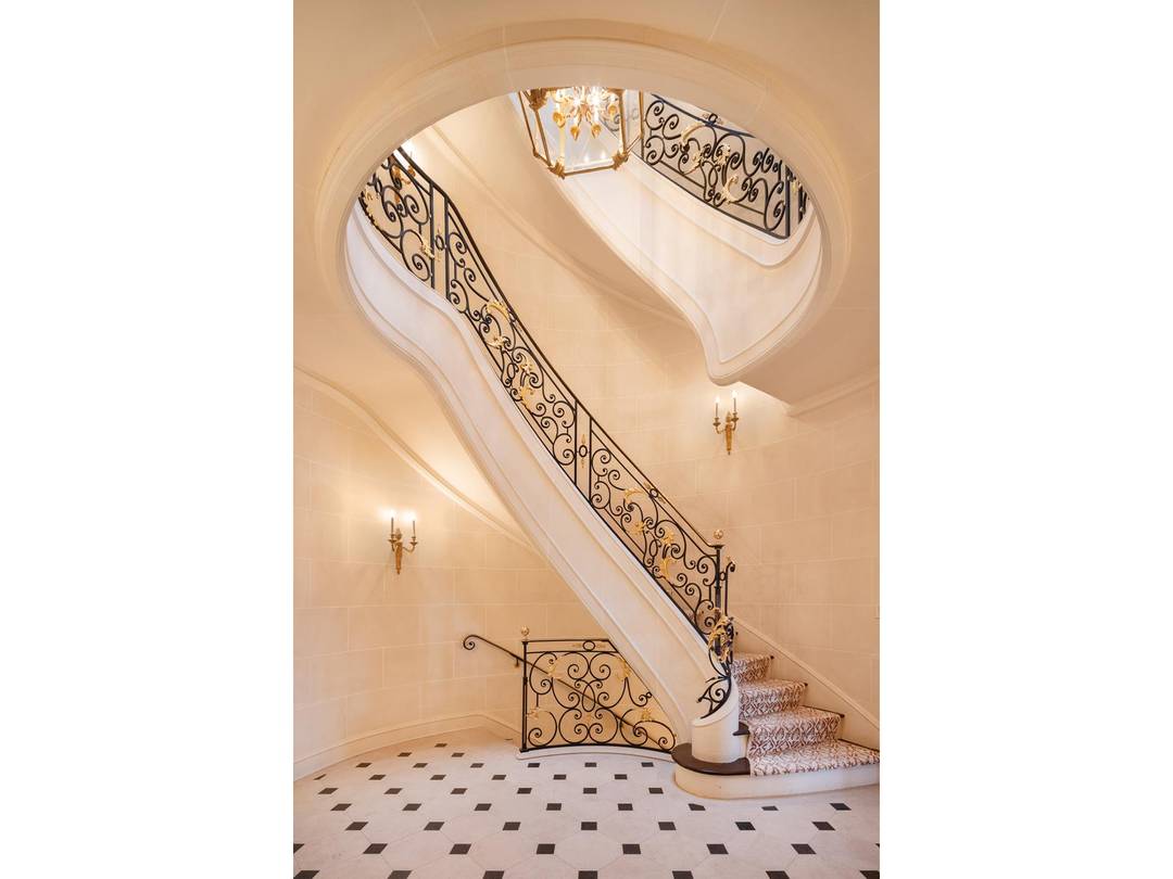 Prestigious Sutton Square Townhouse with Private Driveway and Garden Tucked away at the end of an exclusive cul de sac with breathtaking East River views, this extraordinary 7 Sutton Square ...