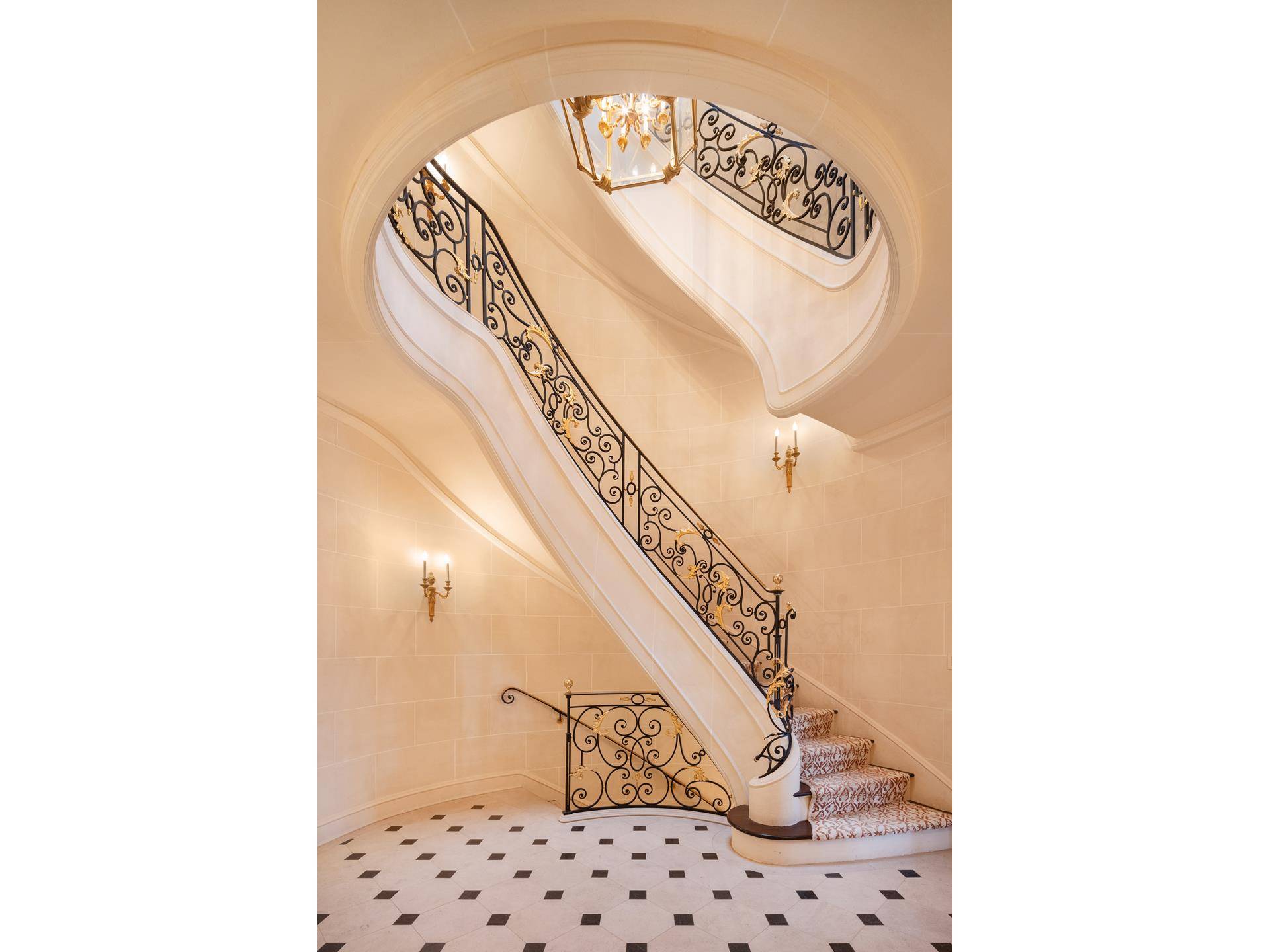 Prestigious Sutton Square Townhouse with Private Driveway and Garden Tucked away at the end of an exclusive cul de sac with breathtaking East River views, this extraordinary 7 Sutton Square ...