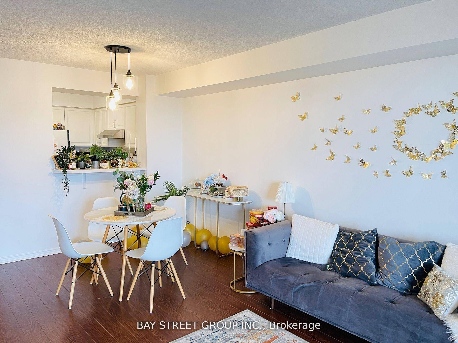 A Spacious 1 1 Penthouse Unit Offers A Breathtaking Panoramic View From Your Oversized Balcony With Brand New Decking.