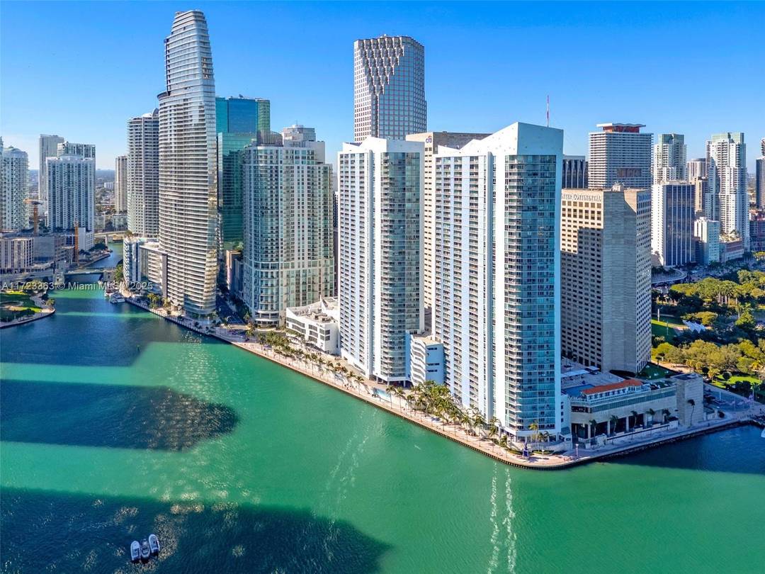Experience resort style living at ONE Miami, located in the vibrant heart of Downtown Miami.