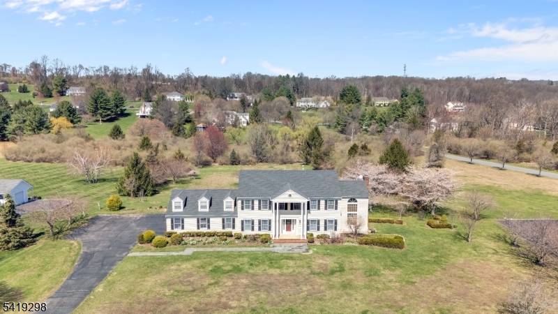 Nestled in the center of Chestnut Run, this center hall colonial is waiting for its new loving owner to make it their own !