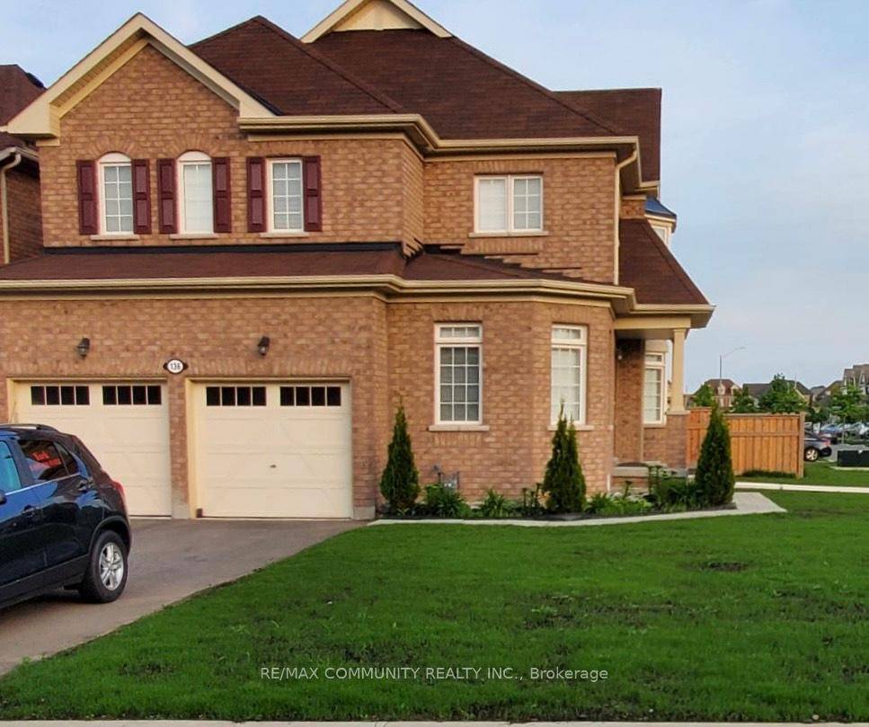 Welcome to this beautifully maintained 4 bedroom, 3 bathroom home nestled in one ofBowmanvilles most desirable neighborhoods !