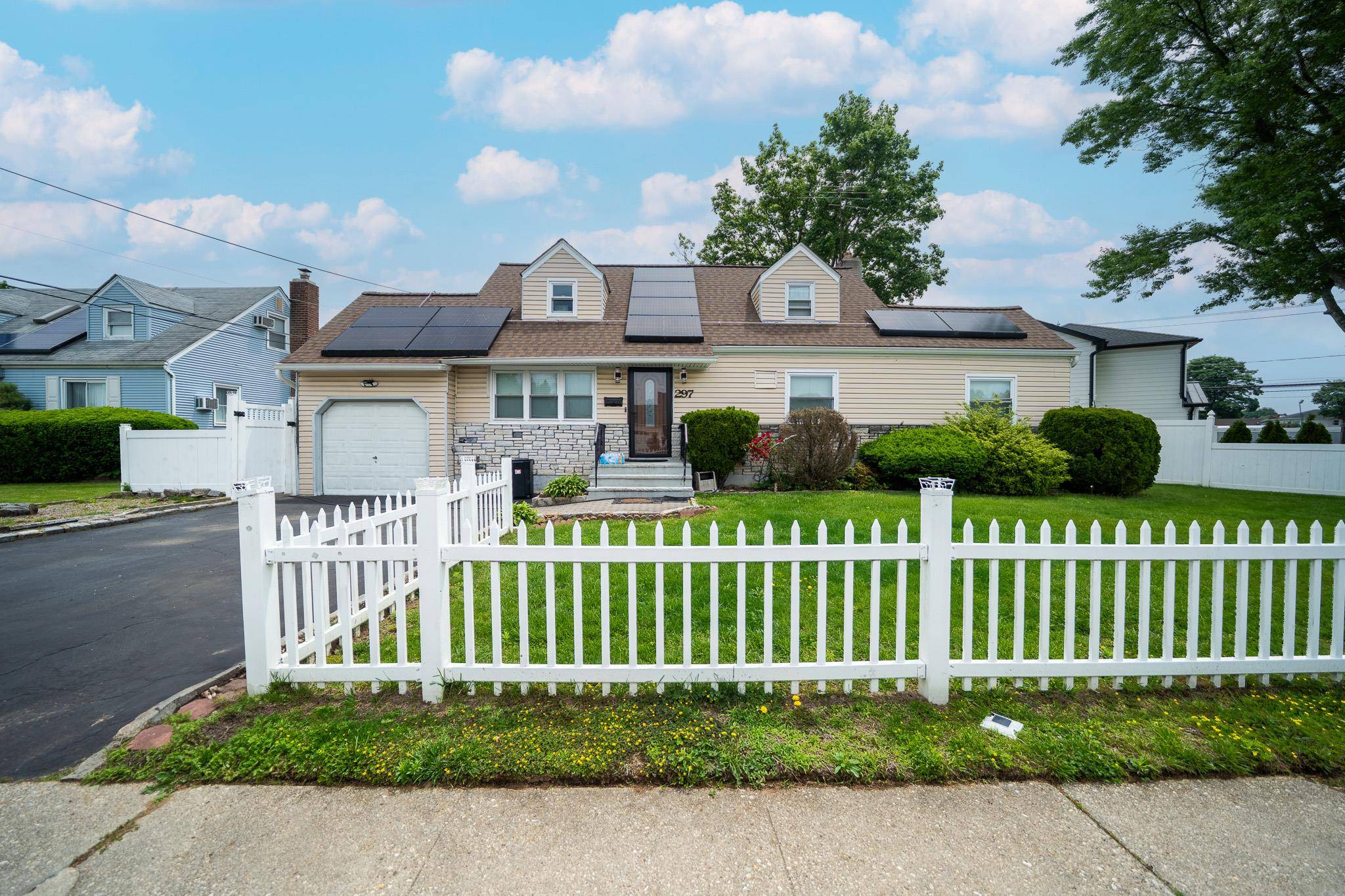 Spacious Expanded Cape Perfect for Large Families !