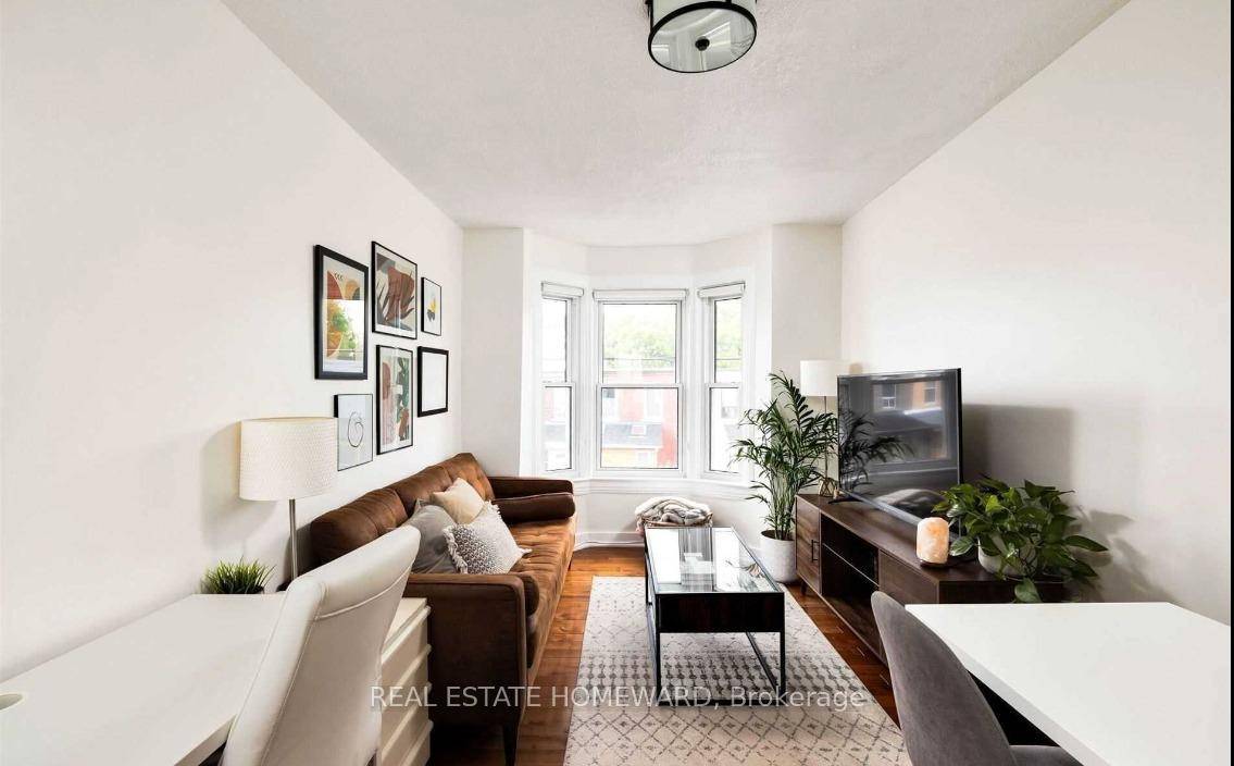 Private, bright, clean and convenient in the St.