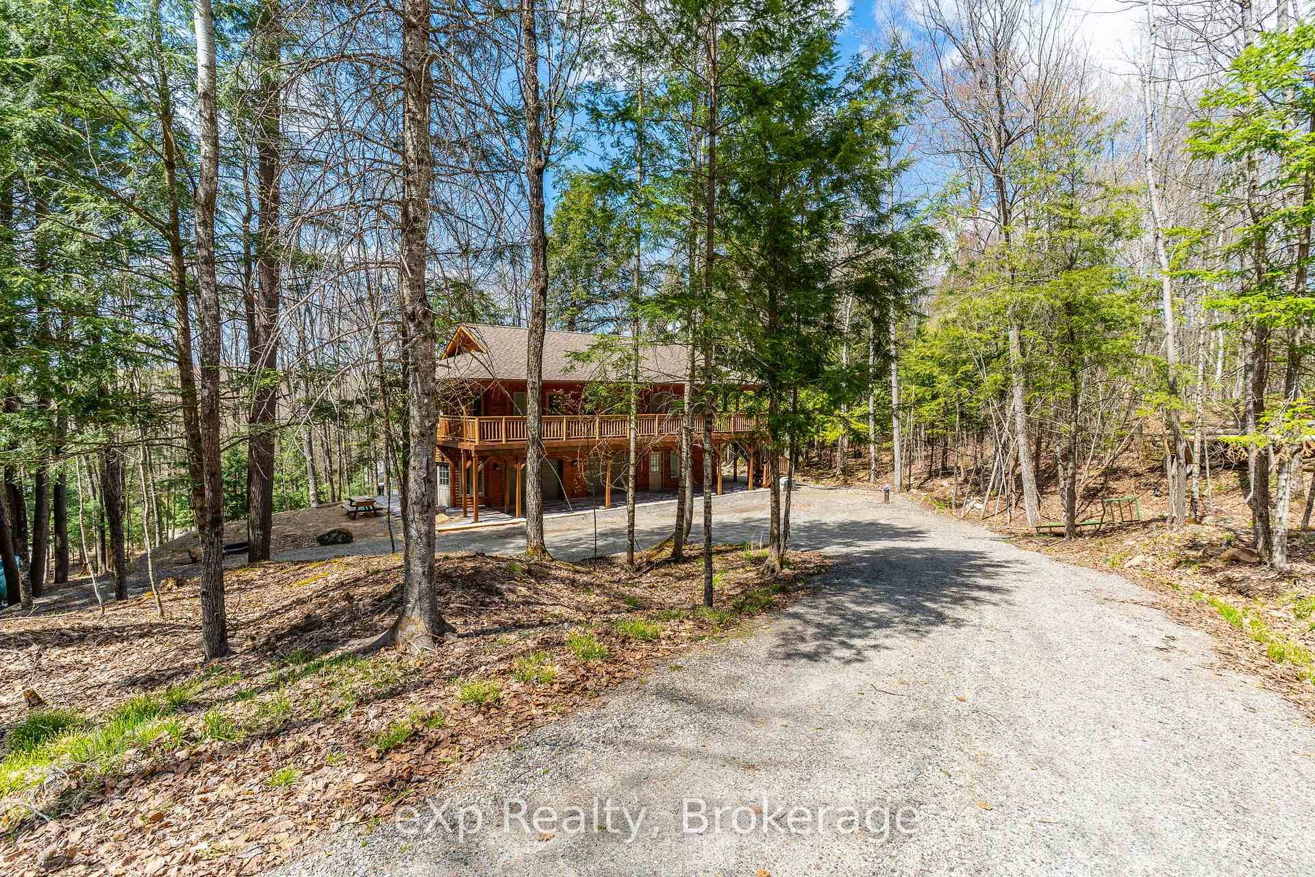 Custom Built 2023 Chalet style Welcome to 35 Keefer Street, this 2 1 bedroom, 3 bath home is ideally positioned within one of Haliburton's subdivisions of unique homes.