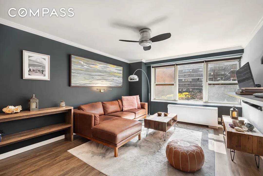 South Facing amp ; Renovated on a Quiet Tree Lined Block Move In Ready with Custom Bar and Wine Cooler Welcome to 305 East 24th Street, Apt 3S a bright, ...
