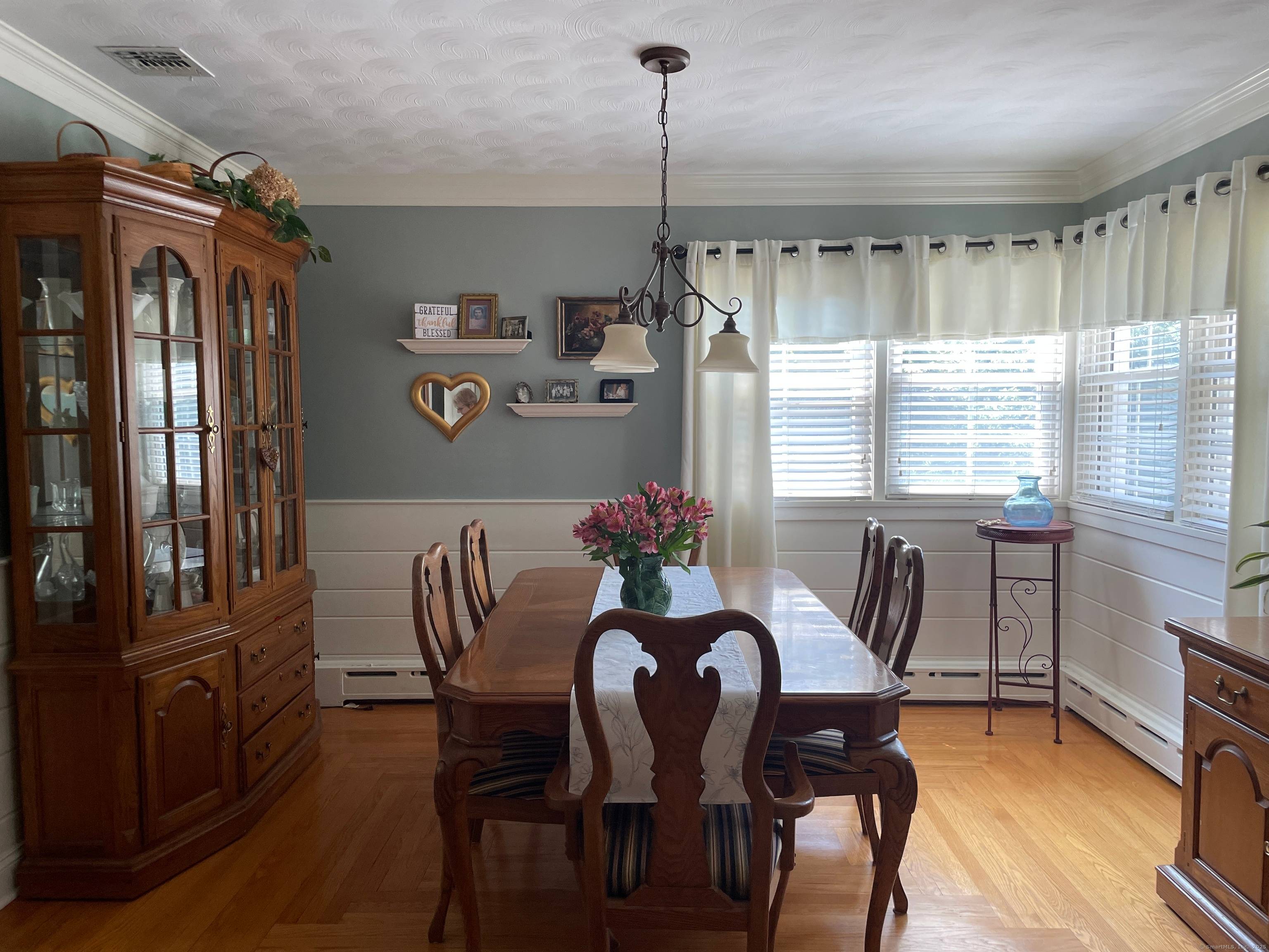 Immaculate describes this ranch set on cul de sac lot.