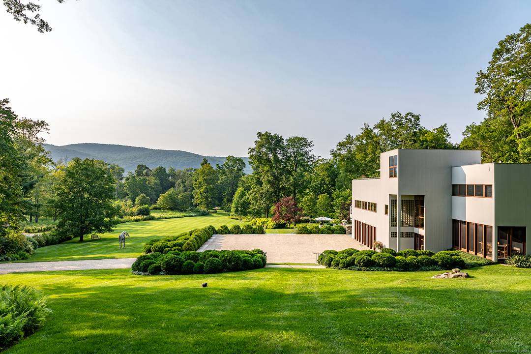 The Falls. Prominent Modernist Architect, Charles Gwathmey of Guggenheim Museum renovation fame, designed this masterpiece in one of the most beautiful locations, offering dramatic views, cascading waterfall, nestled on 40 ...