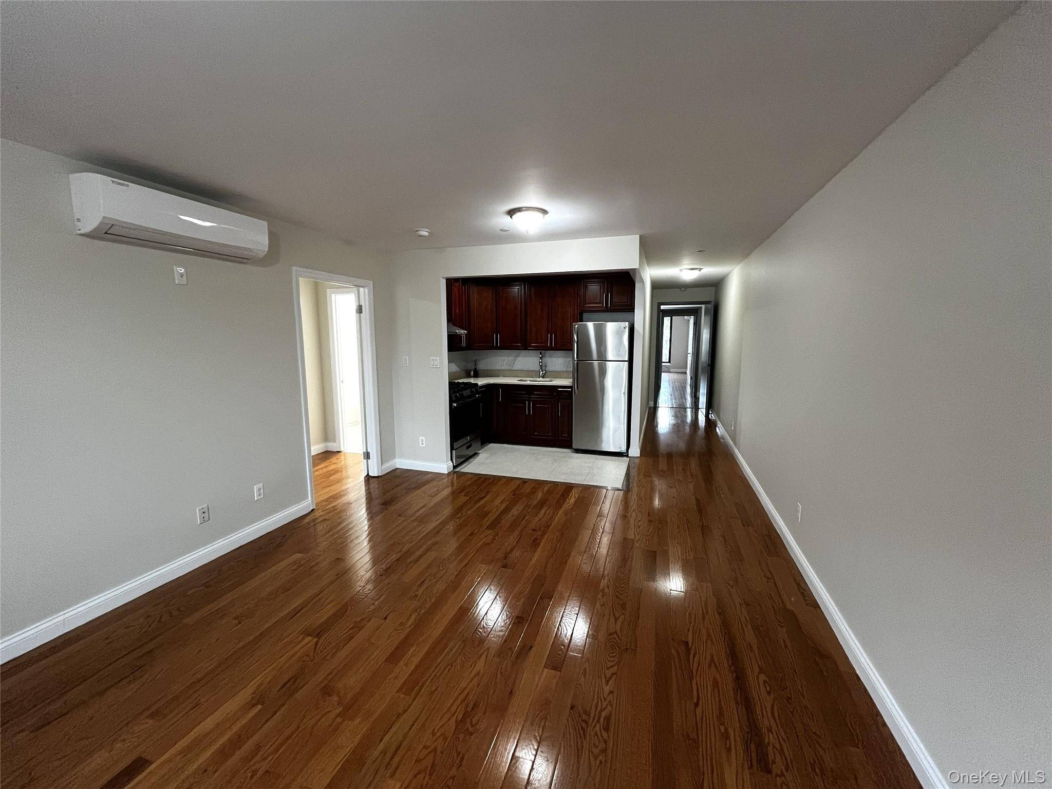 Modern 2BR 2BA Condo with Balcony, Large Terrace amp ; Parking !