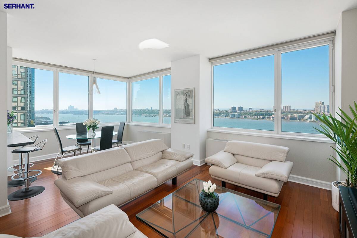 SUN FILLED CORNER 3 BEDROOM WITH PANORAMIC HUDSON RIVER VIEWS This STUNNING, MOVE IN READY, 3 bedroom, 3 bath CORNER RESIDENCE on the 25th FLOOR offers SUN SPLASHED SOUTH and ...