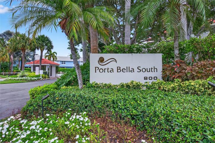 PORTA BELLA YACHT amp ; TENNIS CLUB Spacious Penthouse fully furnished condo offered for a seasonal rental.