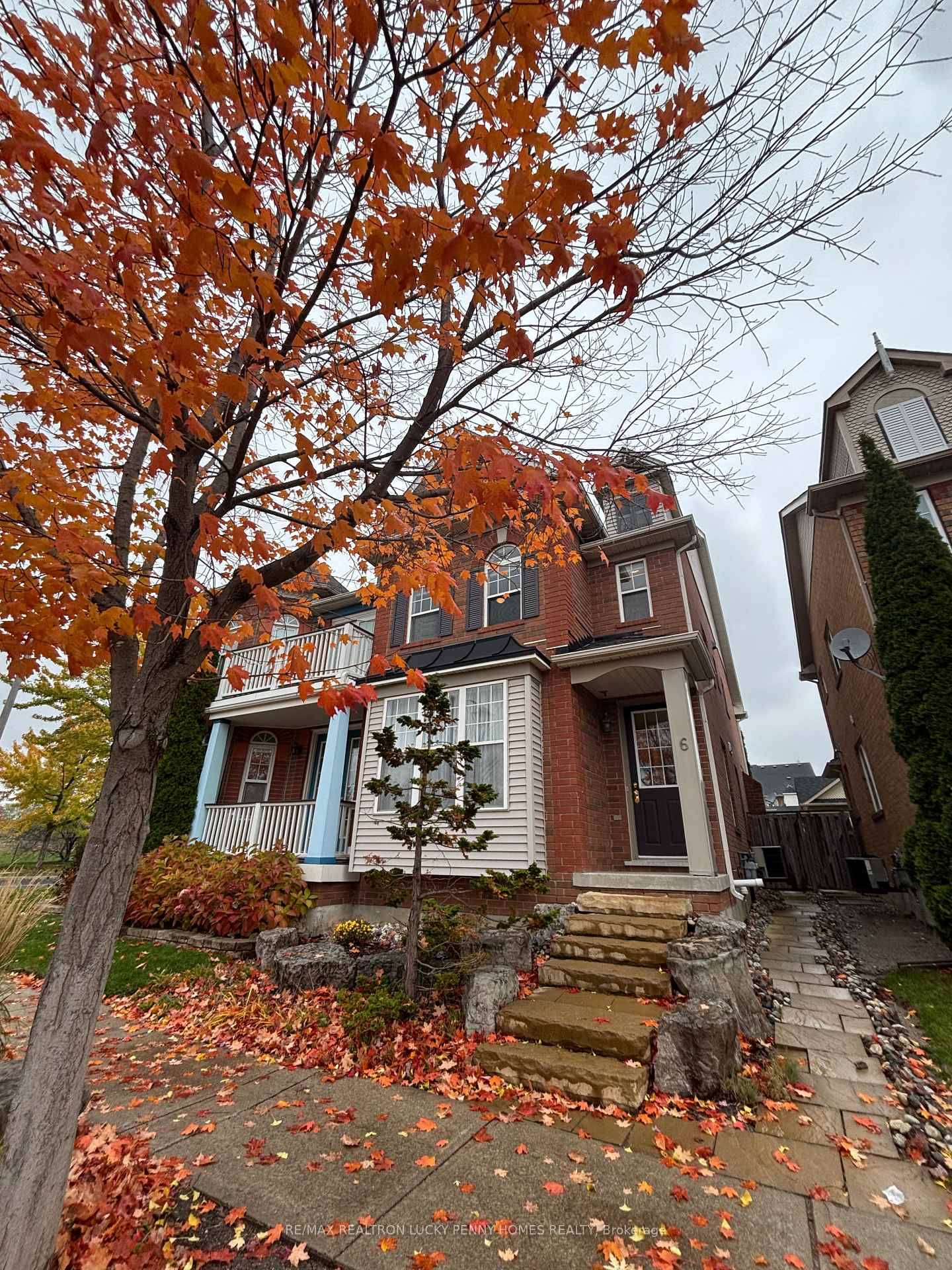 A beautifully maintained 3 bedroom family home located in the sought after Cornell community.