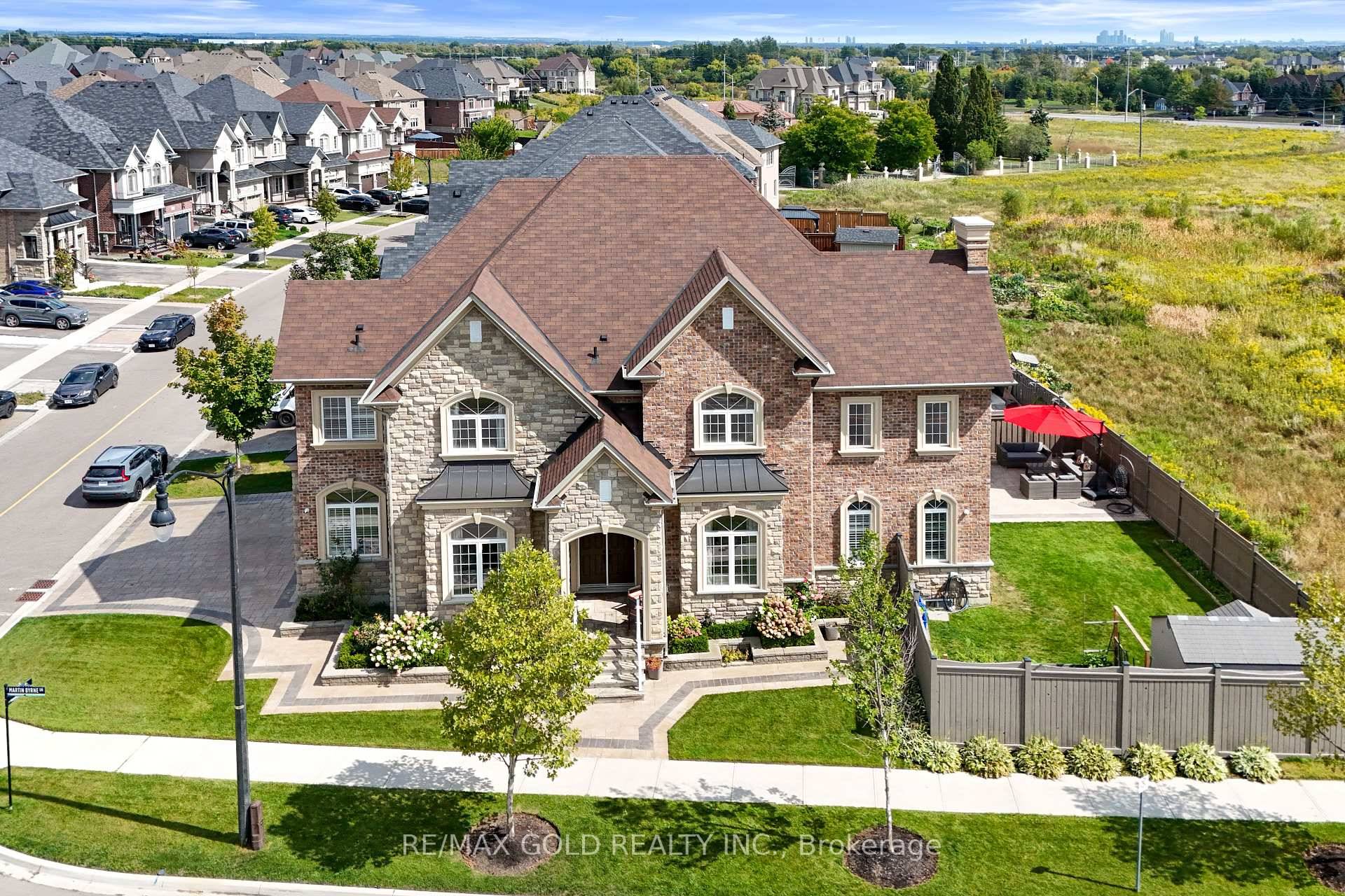 Welcome to this beautiful 5 bedroom detached home.