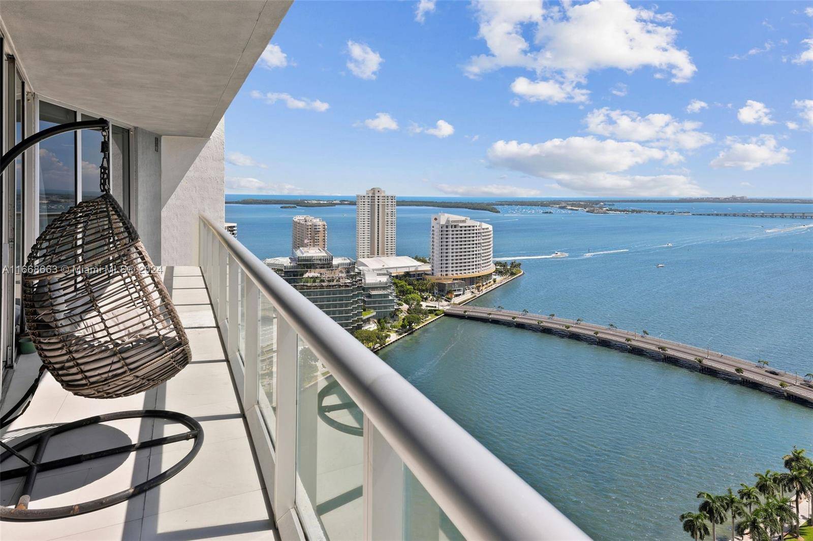 Welcome to luxury living at Icon Brickell.