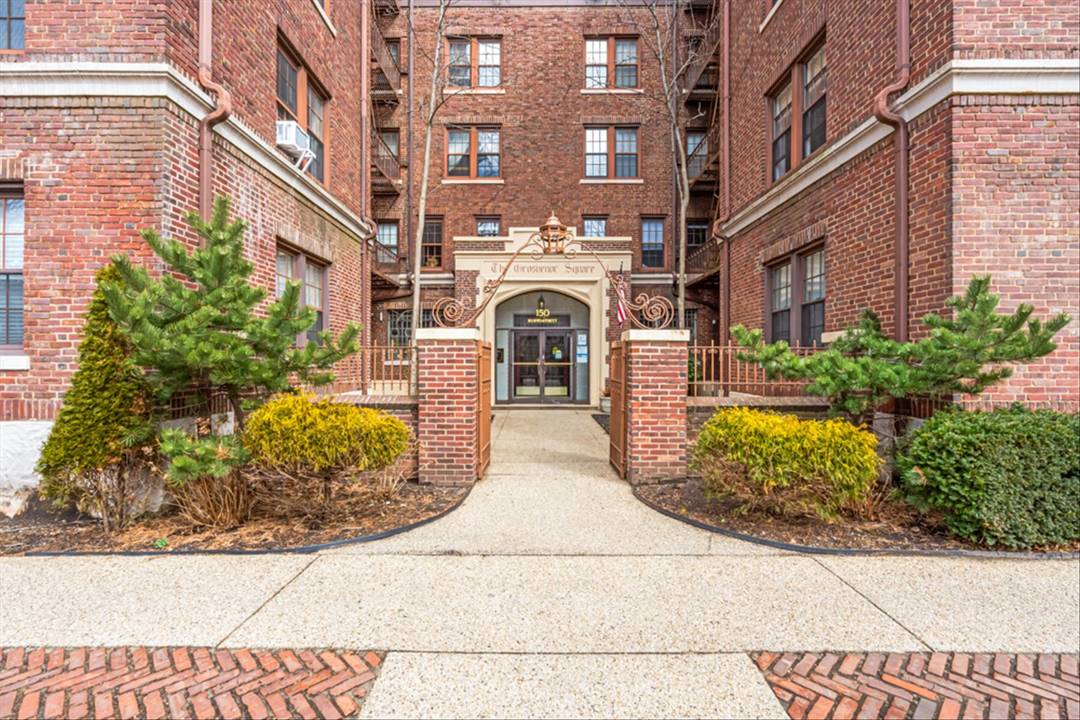 Step into architectural style of Grosvenor Atterbury in this beautiful prewar building.