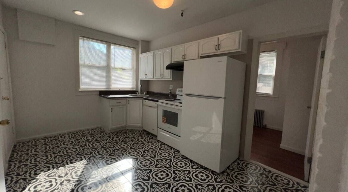 Welcome to your perfect Rockaway retreat !