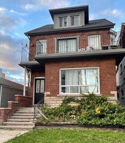 Conveniently located at Yonge Davisville.