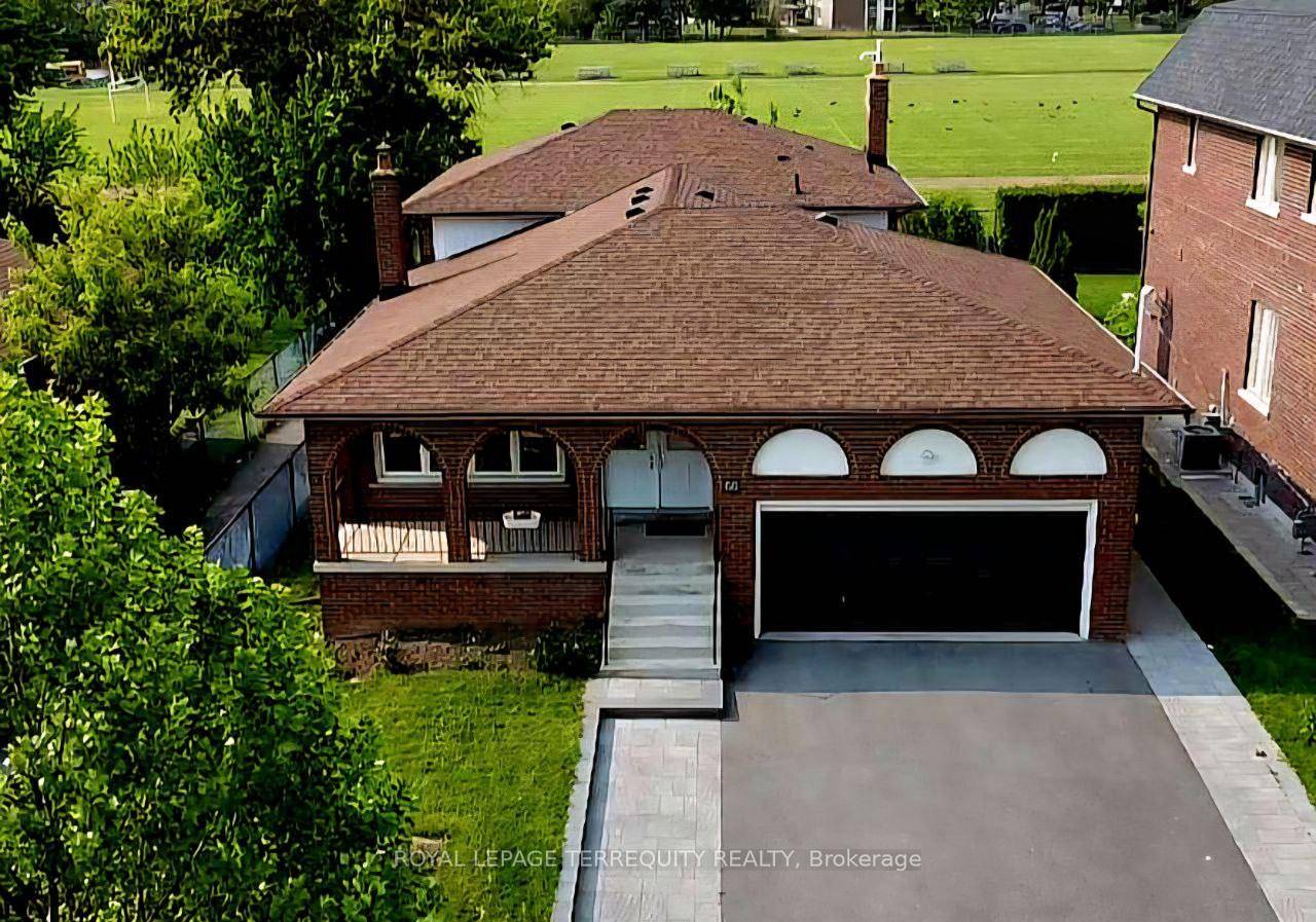 3 Br 2 Bath Backsplit Home On A Premium 56 x 135 Ft Lot, In Highly Desirable North York Neighbourhood, Steps Away From Yonge St, TTC, Future Subway, Shopping, Parks, ...