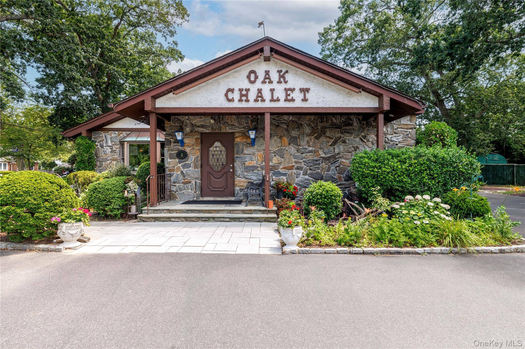 Nestled in the heart of Bellmore, New York, welcome to Oak Chalet an iconic restaurant situated on 1 acre of land.