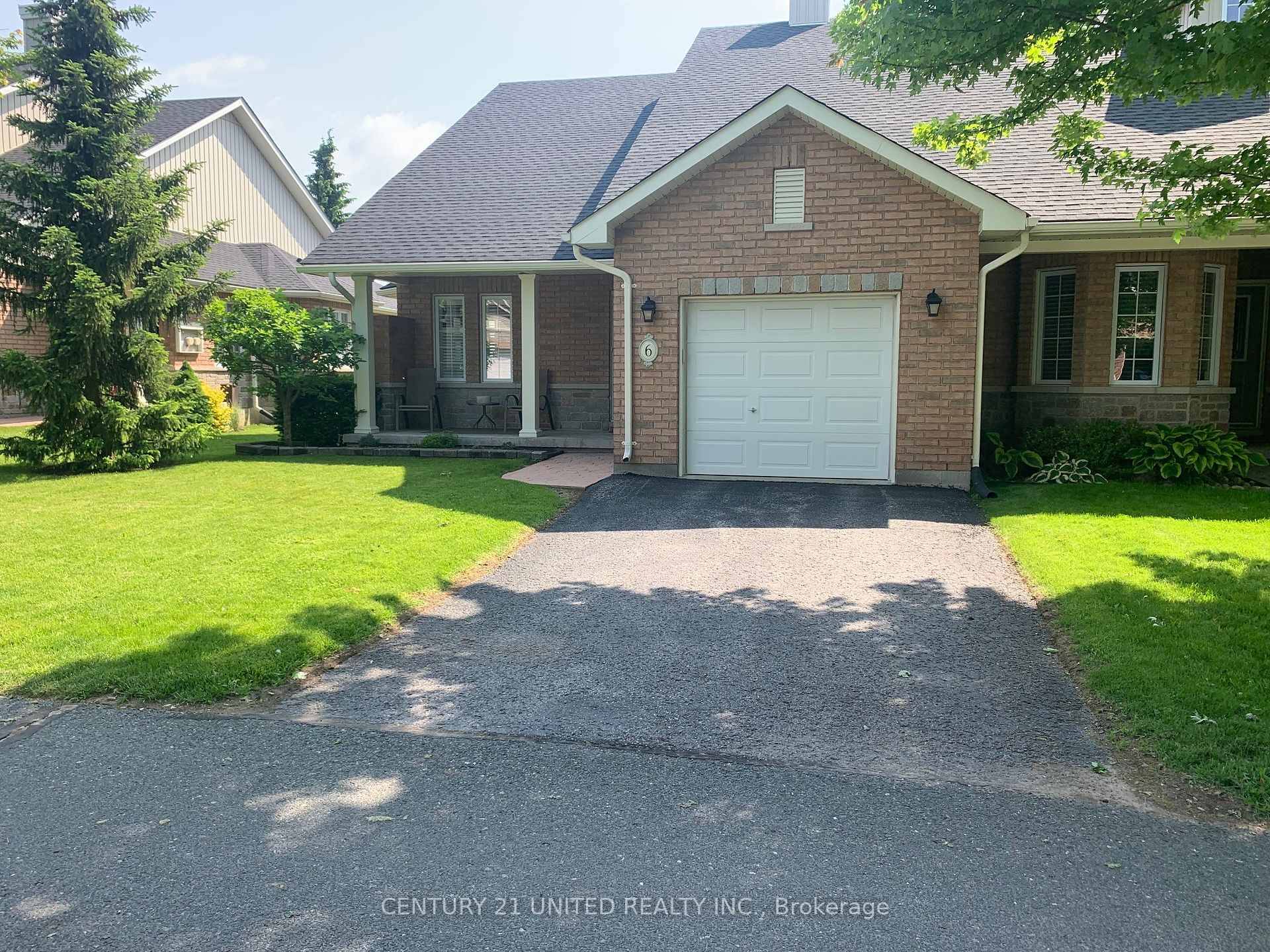 Welcome to number 6 Village Crecent at Westview Village in Peterborough, a Bungalow style condominium.