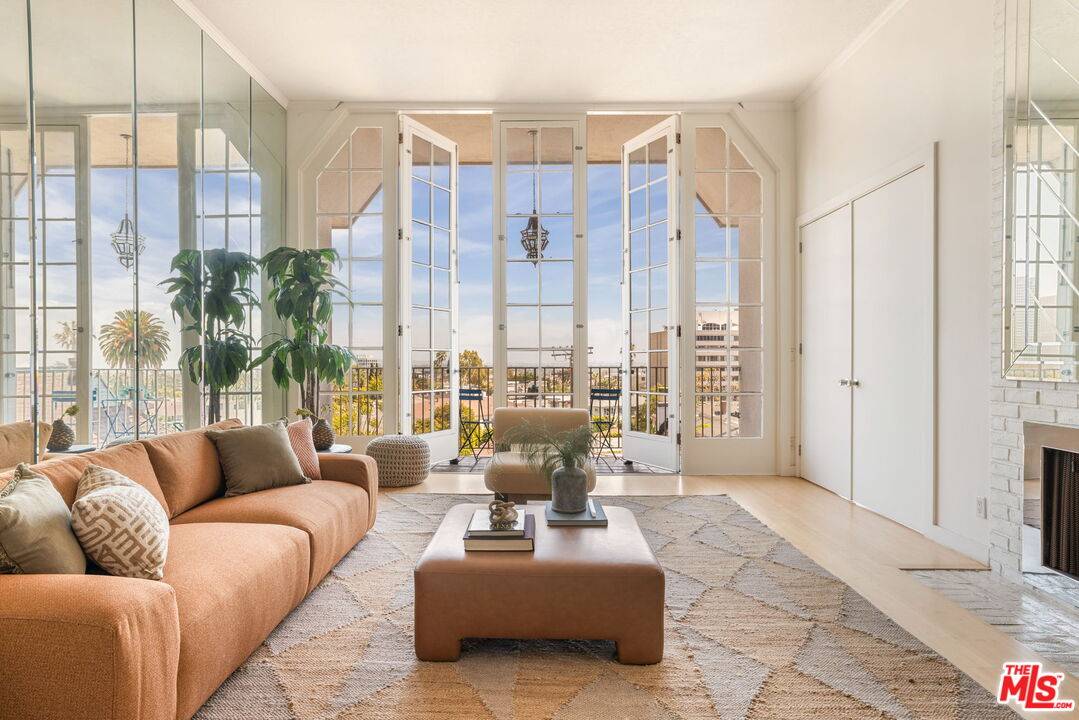 1260 S Beverly Glen Blvd 2BR Westwood La