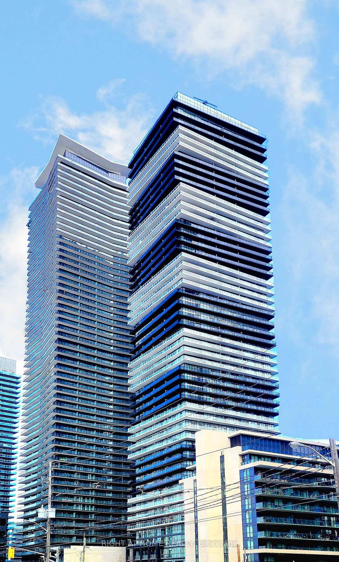 Live By The Lake In large 754 sq ft 2bdrm Corner Unit in luxury Lago At The Waterfront condo !