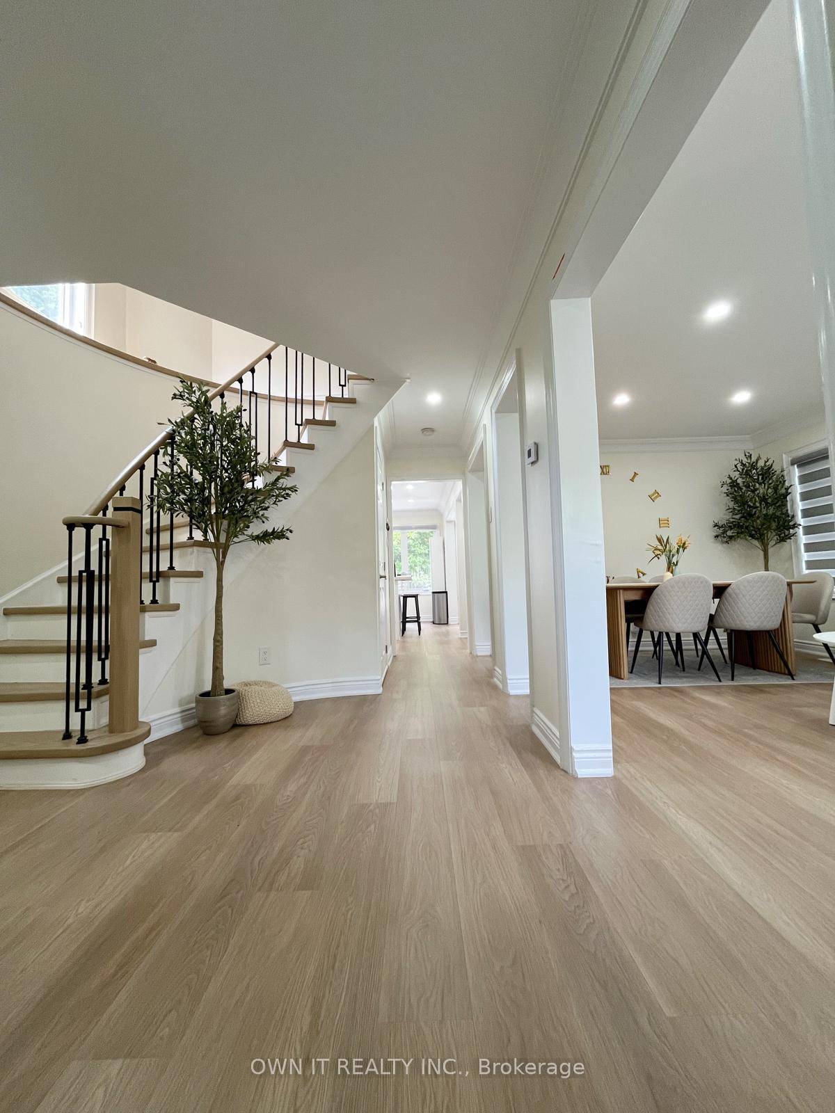 Beautiful sun filled detached house at Richvale Dr amp ; Sandalwood Parkway intersection Brampton.