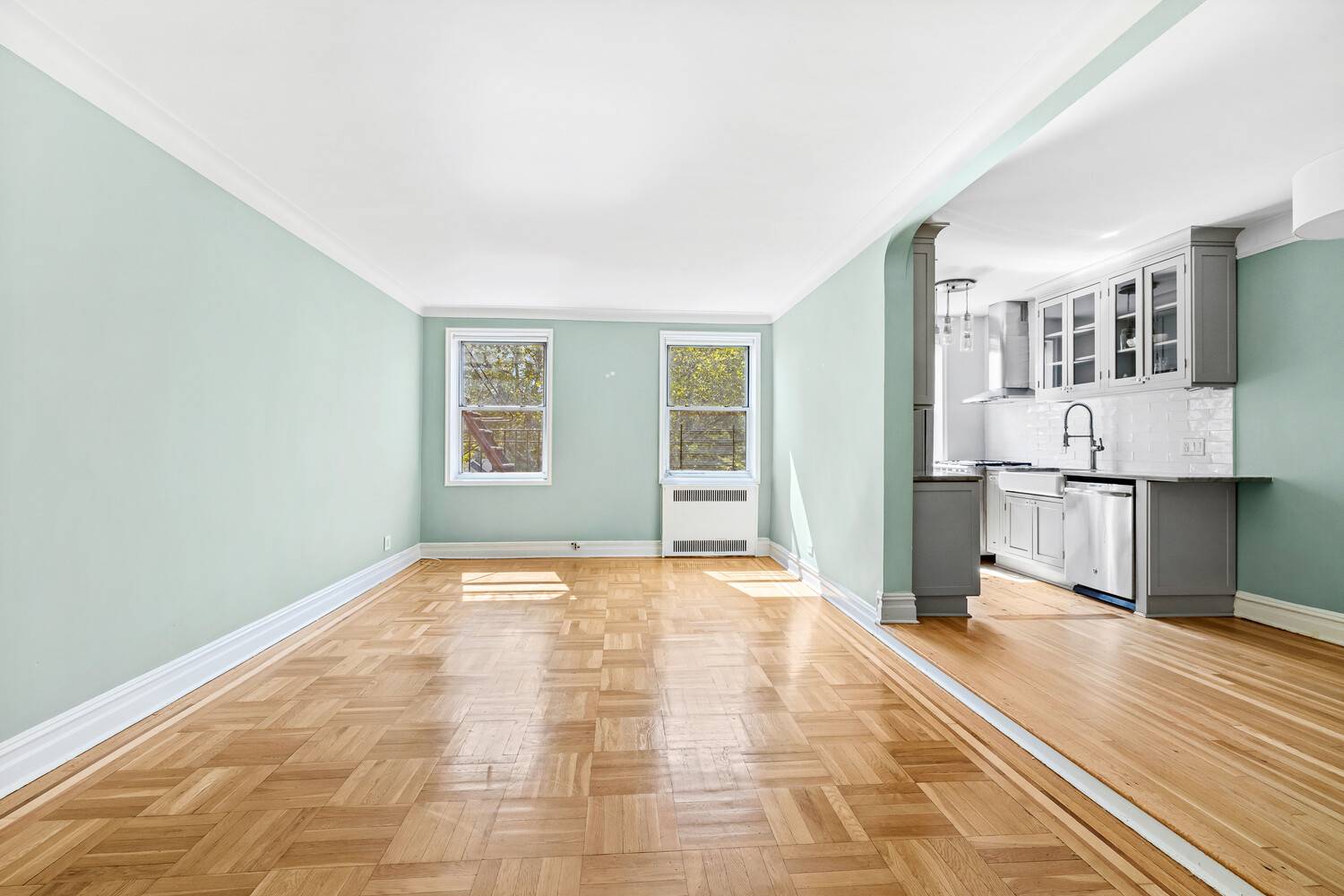 Stunning, south facing 1 bedroom with expansive layout !