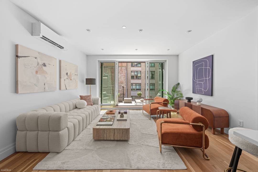 Step into this beautiful full floor Parlor Residence an airy 1, 130 square foot condo apartment with two bathrooms and a private terrace for outdoor lounging or entertaining.